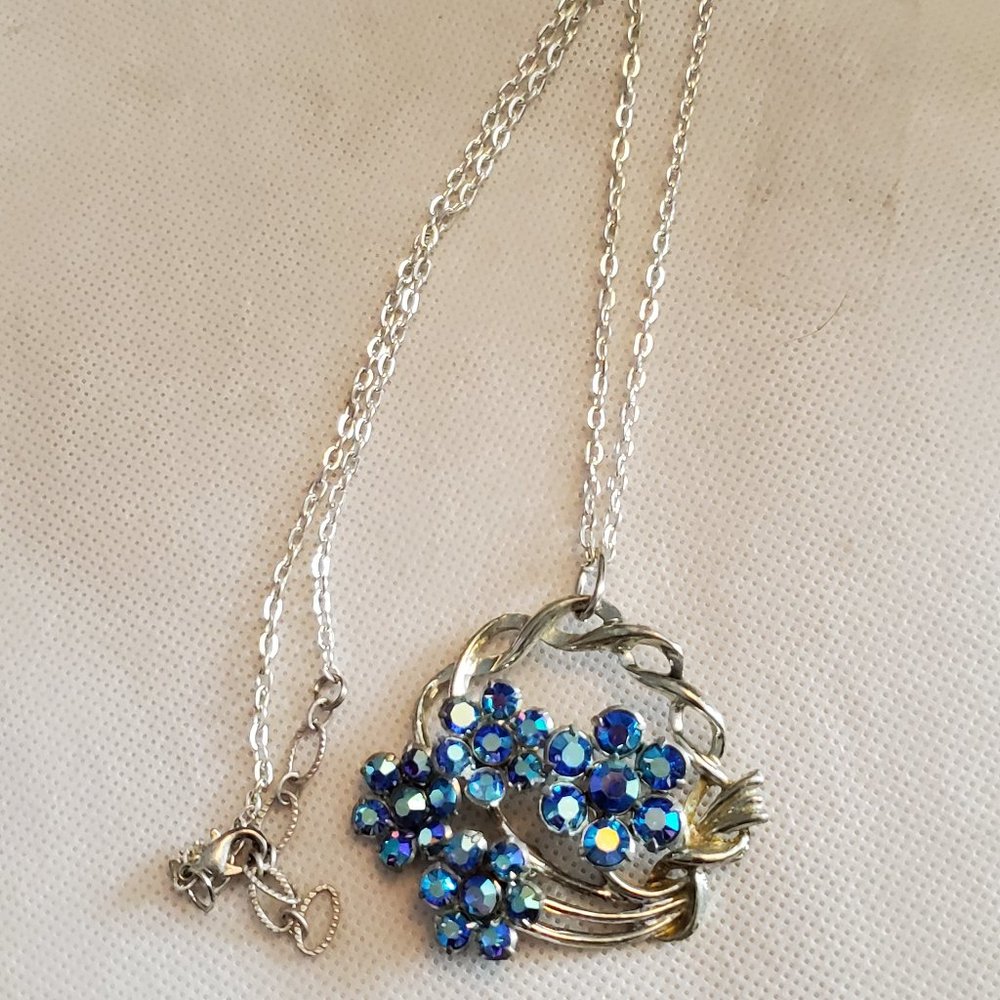 20" Silver Tone Blue Flower Theme Pendant Necklace